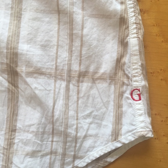 GUESS Short Sleeve Summer Shirt. Medium - Picture 10 of 16